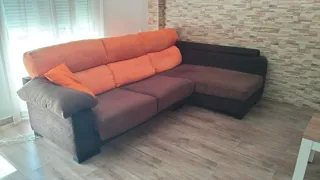 Sofá Chaiselongue tela marrón y naranja