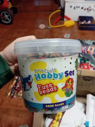 Lote artículos infantiles: casco, rotuladores, etc