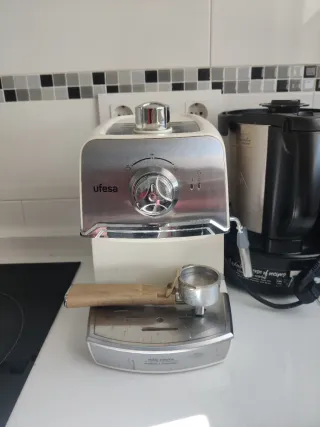 Cafetera Espresso Ufesa CE7238 Crema