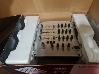 Behringer DX626 Pro Mixer