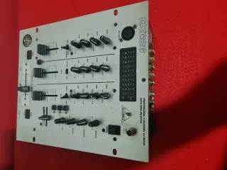 Behringer DX626 Pro Mixer