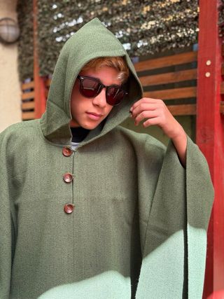 Poncho artesanal tejido a mano