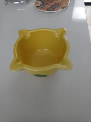 Mortero de cerámica amarillo nuevo