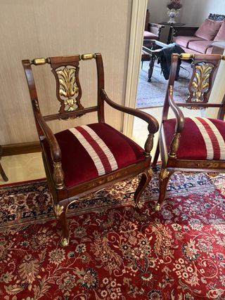 Pareja de sillones clásicos de madera