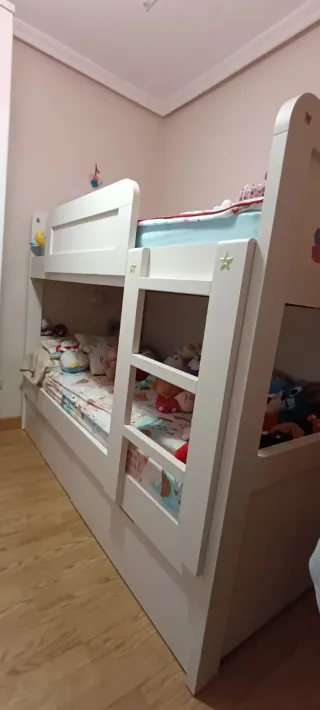 Habitación infantil litera niña