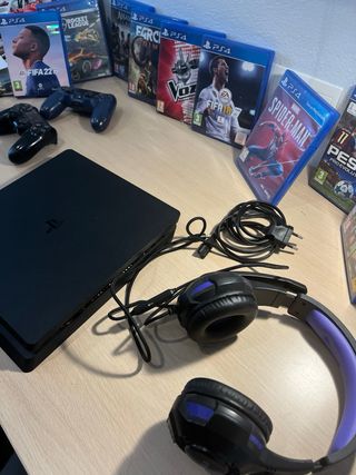 PS4 Slim 500GB + 2 Mandos + 9 Juegos + Cascos