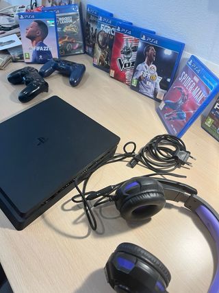 PS4 Slim 500GB + 2 Mandos + 9 Juegos + Cascos