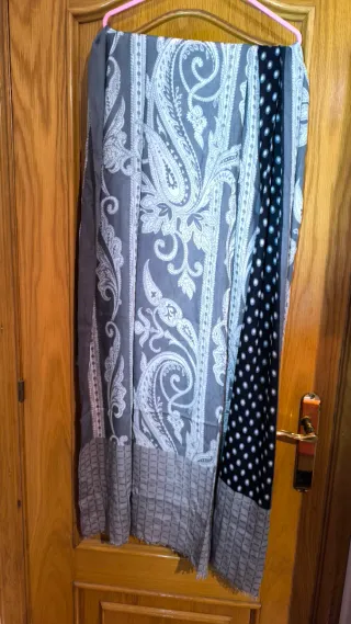 ...Pañuelos foulares mujer. 5 € cada uno