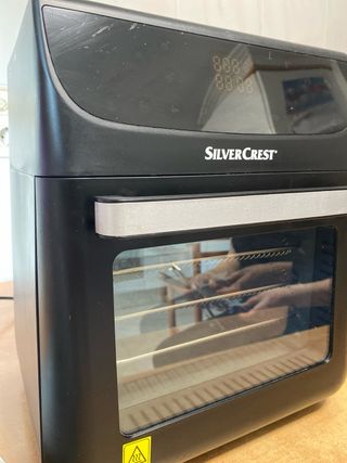 Freidora de aire SilverCrest con accesorios