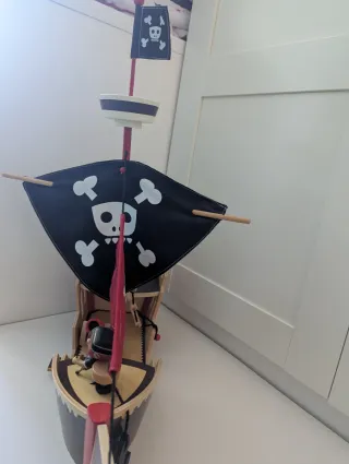 Barco Pirata Madera con Figuras