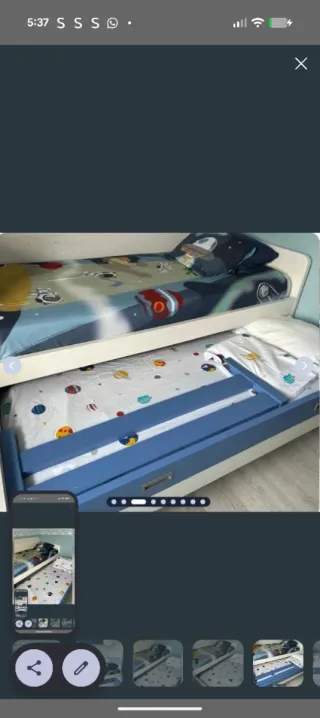 Habitación infantil con cama y cajones