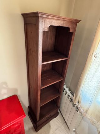 Estantería de madera maciza estilo rústico