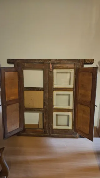 Ventana rústica de madera