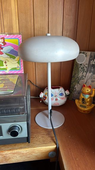 Lámpara de mesa moderna gris