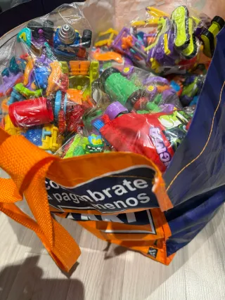 Lote de figuras Superthings son 10 kilos