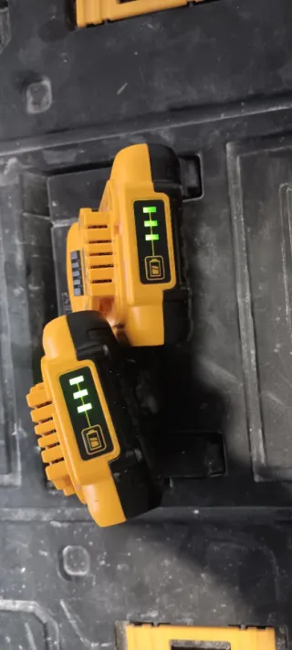 Baterías y cargador DeWalt