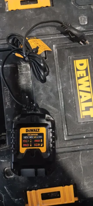 Baterías y cargador DeWalt