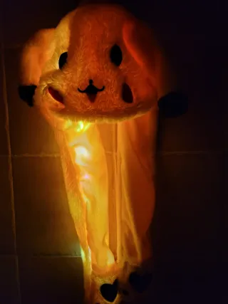 Gorro Pikachu con luces para niño