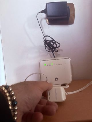 Router Modem Wi-Fi ADSL Huawei con alimentatore