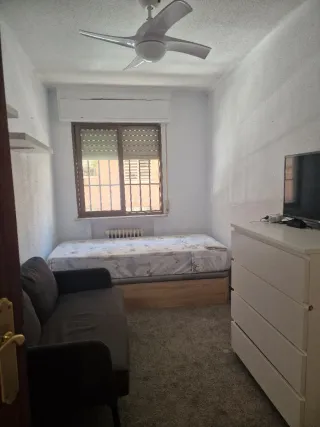 HABITACION EN ALQUILER