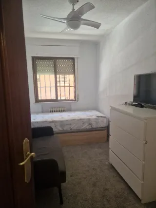 HABITACION EN ALQUILER