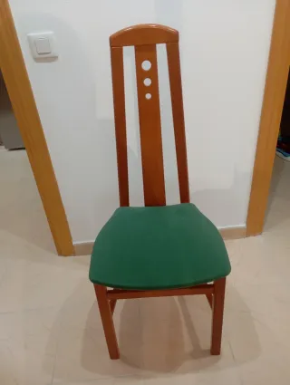 Silla de comedor en el Grao de Castellón