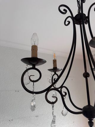 Lámpara de araña de metal con cristales