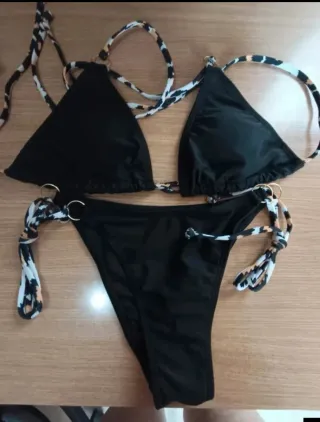 Bikini nero con dettagli animalier
