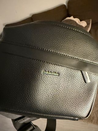 Bolso bandolera Calvin Klein cuero negro