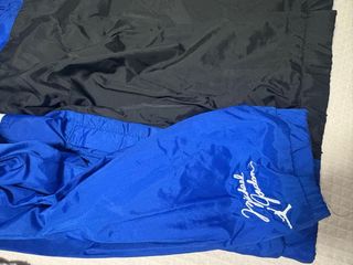 Chubasquero Jordan niño azul y negro