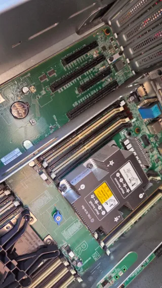 Servidor HPE ProLiant ML350 Gen10
