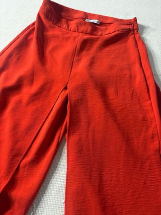 Pantalón Zara naranja palazzo