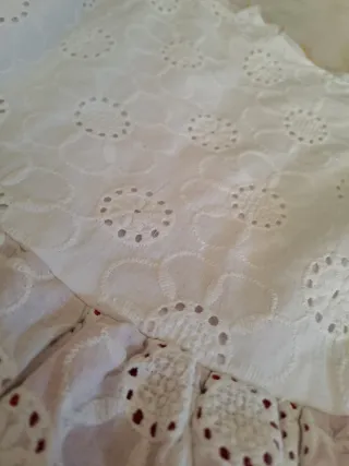 Vestido blanco niña bordado
