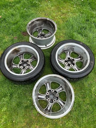 Cuatro llantas Porsche 17”