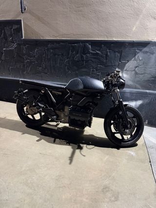 BMW K75 Cafe Racer Negra