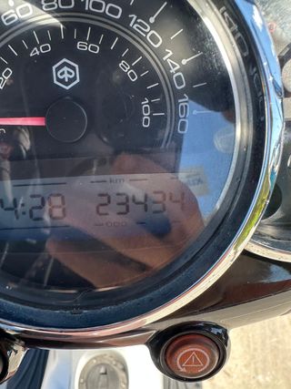 Piaggio Beverly 300 Scooter