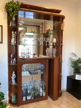 Mueble de comedor de madera