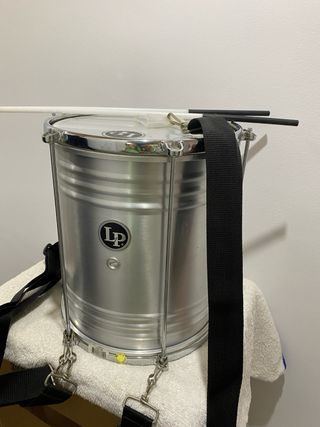 Repenique LP con baquetas y llave