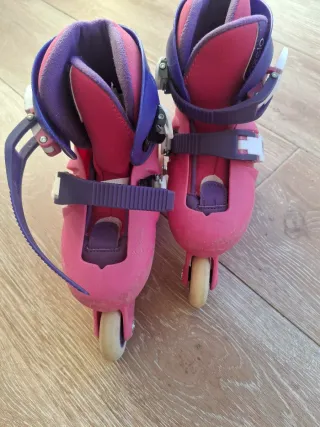 Patines en línea infantiles rosas y morados