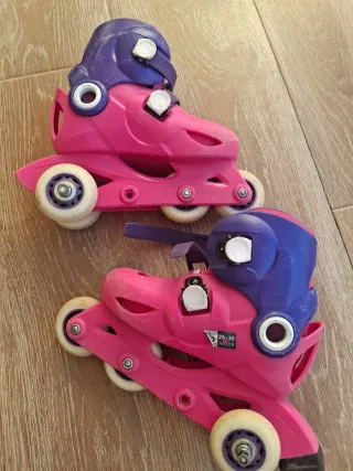 Patines en línea infantiles rosas y morados