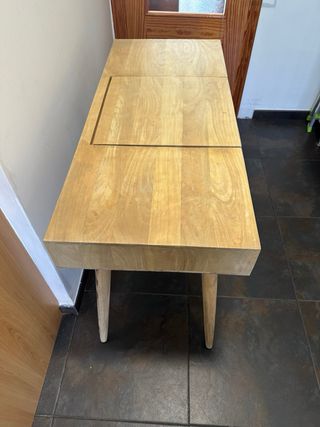 Escritorio/tocador de madera con espejo