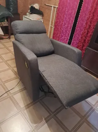 Sillón relax eléctrico con ruedas gris