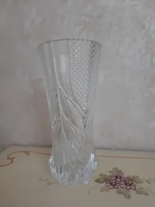 Vaso di cristallo lavorato