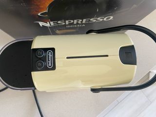 Cafetera Nespresso Inissia DeLonghi Beige