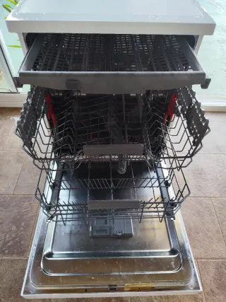 Lavavajillas Whirlpool Blanco. FUNCIONA PERO falla