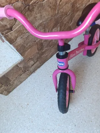 Bici de equilibrio rosa Chicco