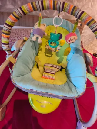 Maquina Jane. Móvil para bebé con peluches