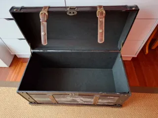 Baúl de madera estilo vintage