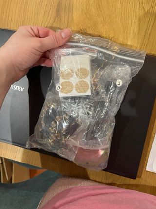 Mesa de cabeceira nórdica com rattan