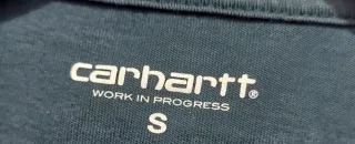 Camiseta Carhartt verde con bolsillo